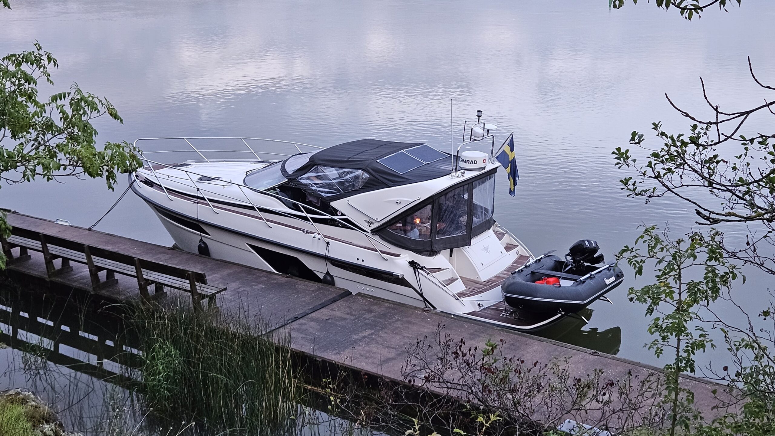 Broberg Marine® självbalanserande båtlyft för montering på badbrygga - Bild 2
